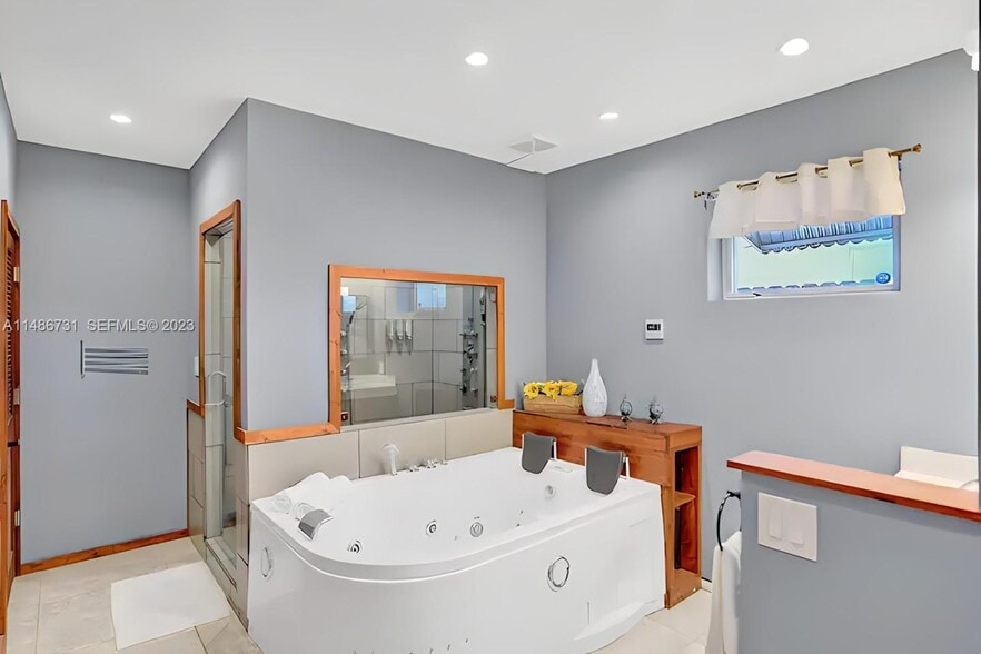 Building Photo - 247 SW 5th St