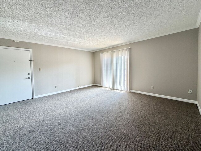 Building Photo - 2B/1B Condo 12 min from Orlando downtown