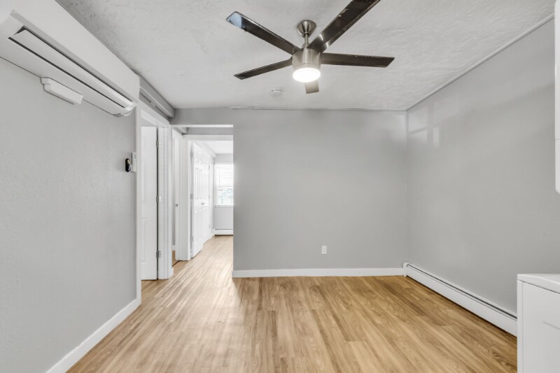 Building Photo - 825 12th St