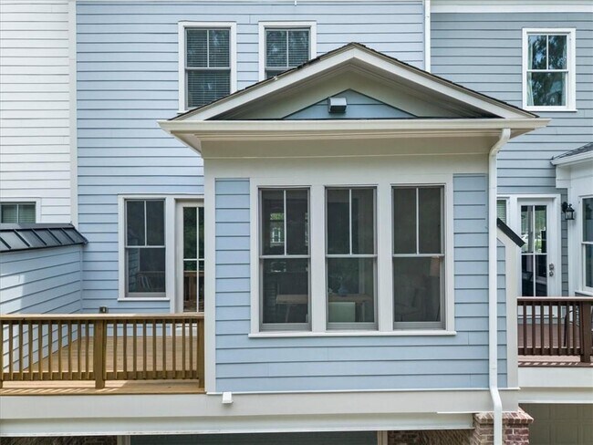 Building Photo - 1233 Parkstead Ln