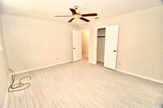 Building Photo - 2339 Walnut Ridge Dr