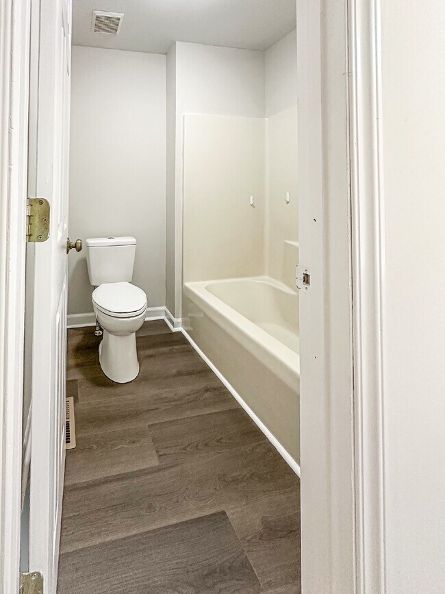 Building Photo - Peaceful One-Story Retreat in Franklinton, NC