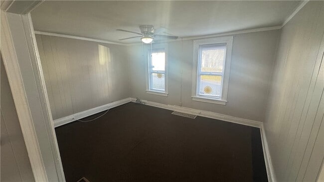 Building Photo - 57 Ferncliffe Dr