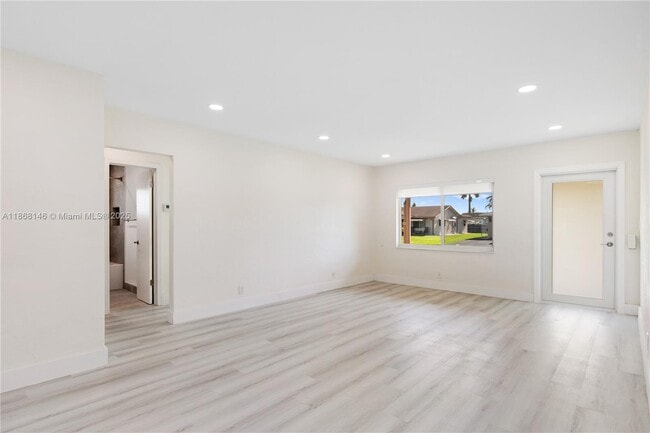 Building Photo - 7003 NW 99th Ave