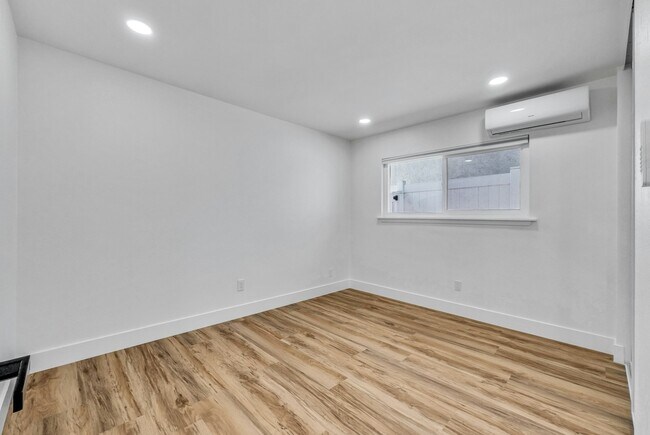 Building Photo - 18425 Patterson Ln