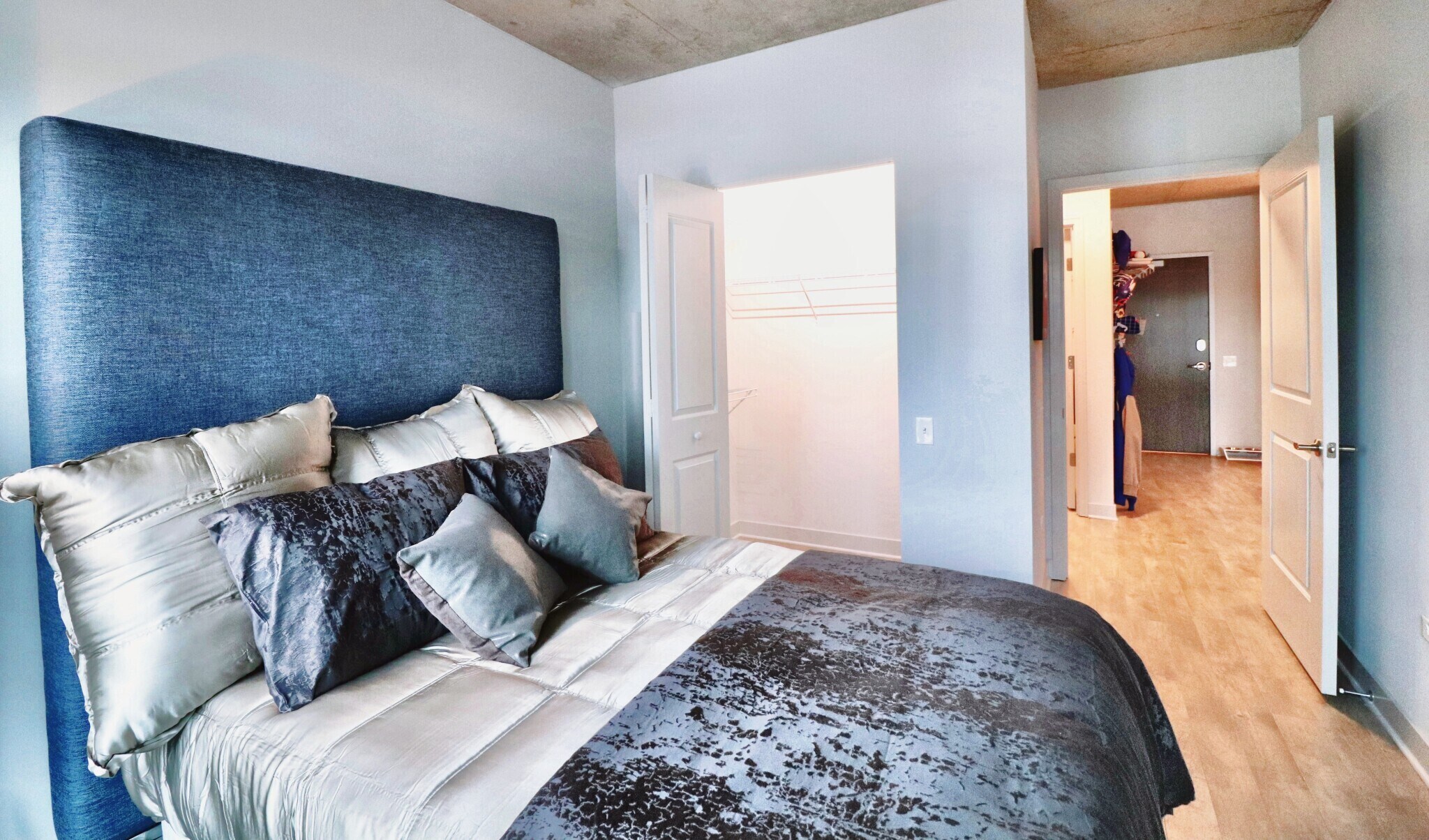 Building Photo - 1030 W Addison St