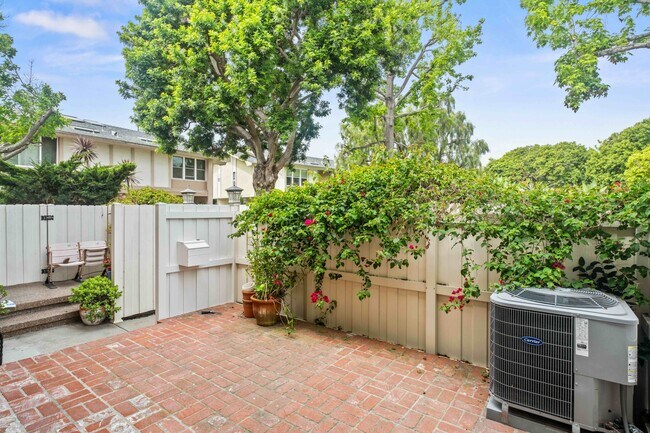 Building Photo - 5215 Sepulveda Blvd