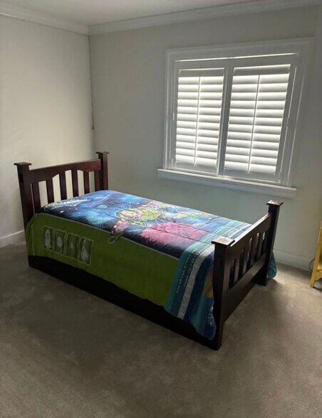 Building Photo - 7300 SW 84th Ct