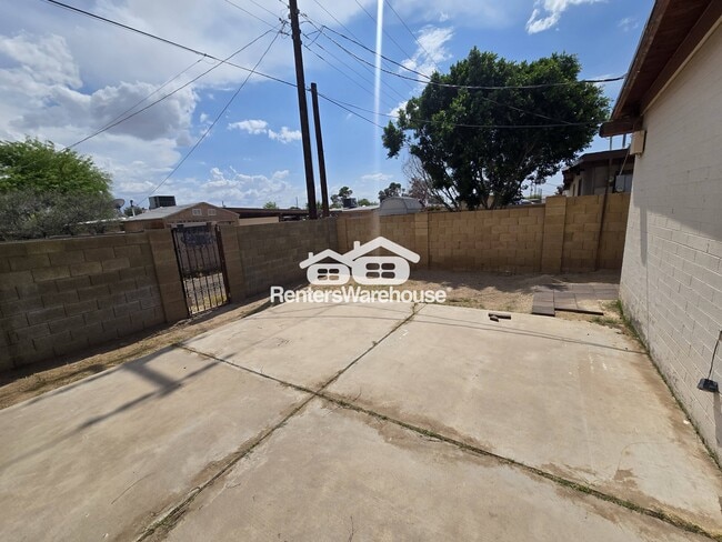 Building Photo - 3735 W Dunlap Ave