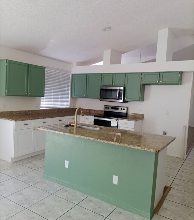 Building Photo - 4801 Huxley Ct