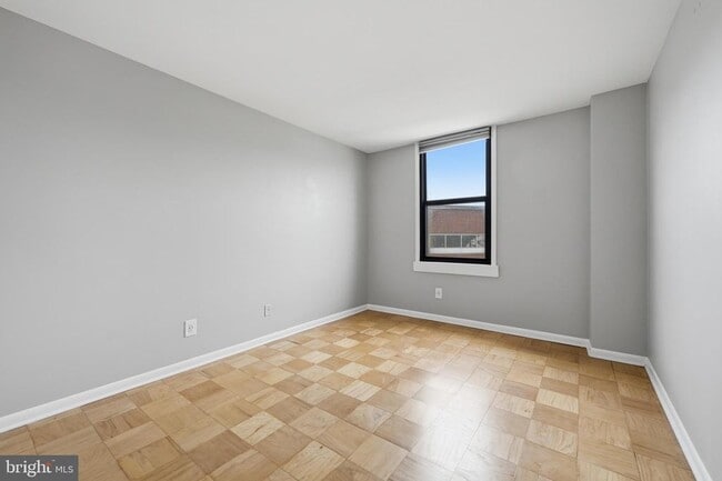Building Photo - 4600 Duke St
