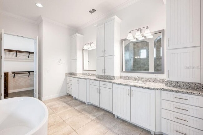 Building Photo - 706 Canopy Estate Dr