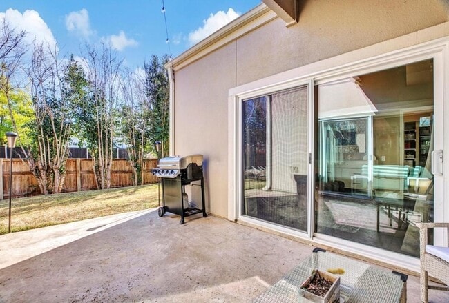 Building Photo - 5915 Smoke Glass Trail