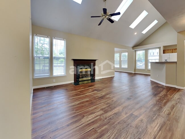 Building Photo - 8000 Trinity Shore Cir