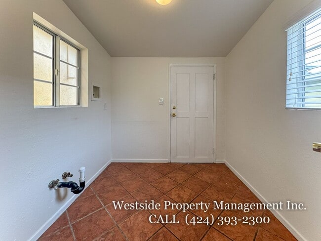 Building Photo - 4459 W 136th St