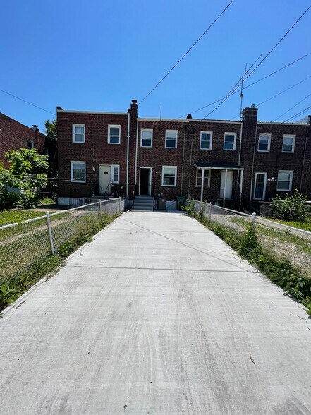 Building Photo - 6436 Hartwait St