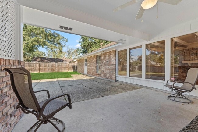Building Photo - 685 Daventry Dr