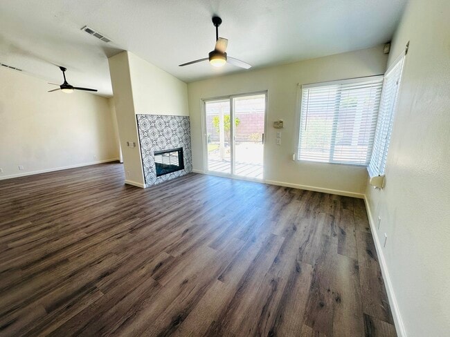 Building Photo - 78780 Birchcrest Cir
