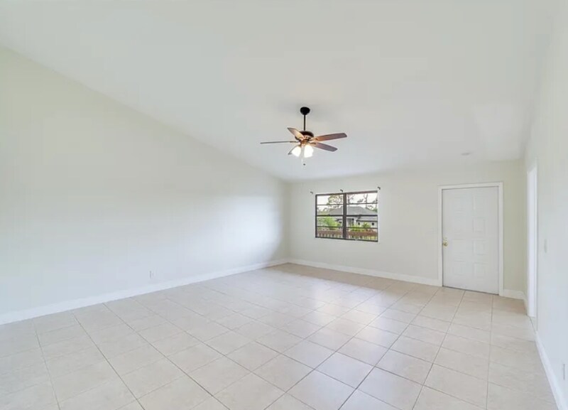 Building Photo - 1407 SW 16th Terrace