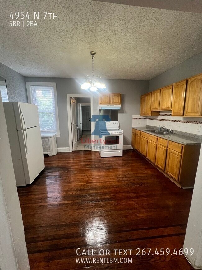 Building Photo - 4954 N 7th-