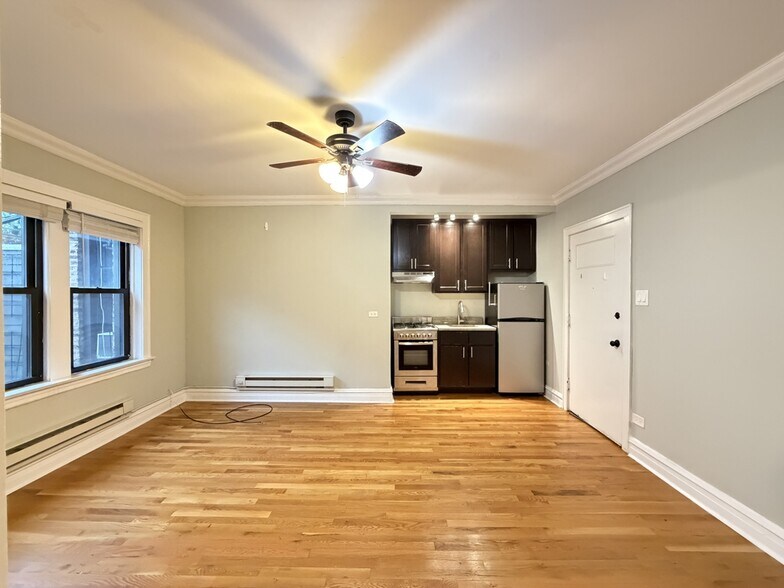 Building Photo - 4707 N Hermitage Ave