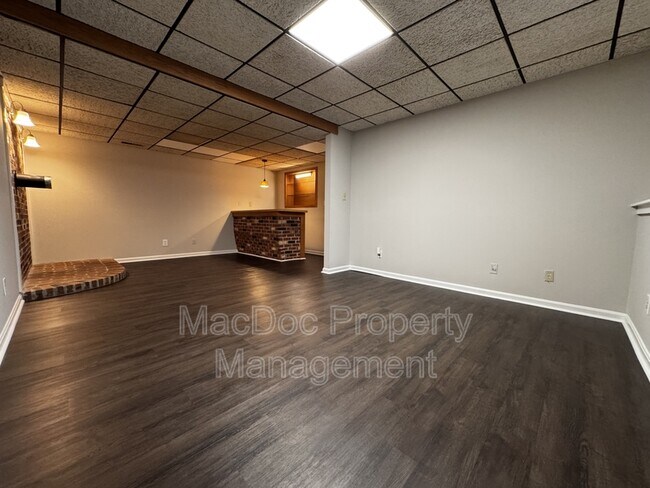 Building Photo - 7301 Drew Ln