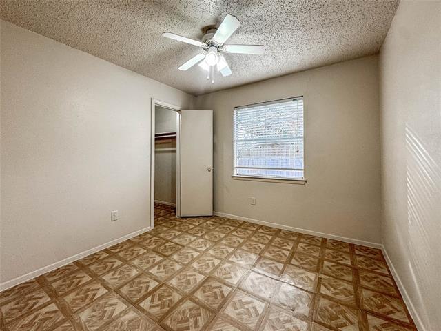 Building Photo - 1112 Autumn Oak Dr