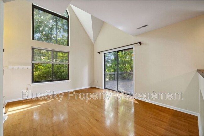 Building Photo - 1676 Royal Oak Ct