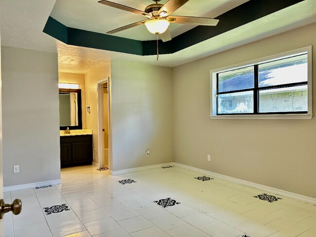 Building Photo - 1804 Byron Dr