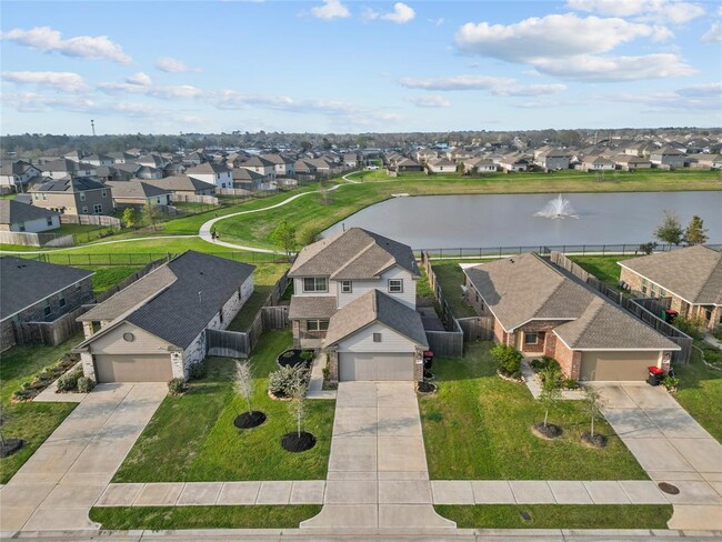 Building Photo - 14515 Broadbury Pond Rd