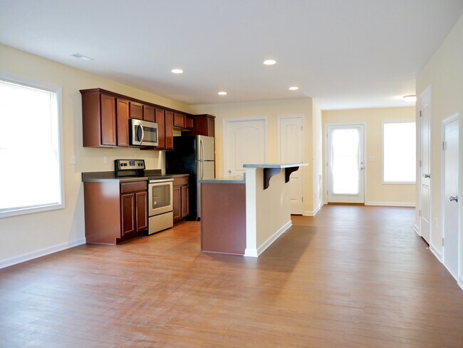 Building Photo - 747 Old Graves Mill Rd