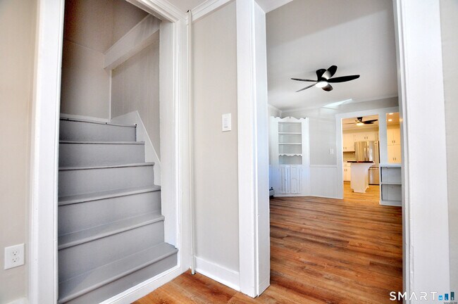 Building Photo - 59 Bridge St