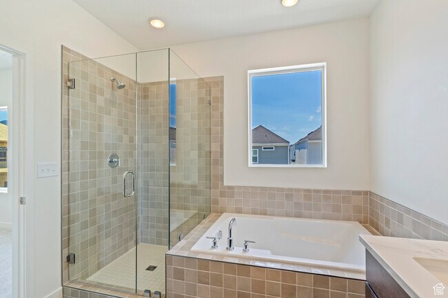 Building Photo - 10078 Loblobby Ln