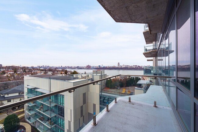 Building Photo - 320 ADOLPHUS Ave