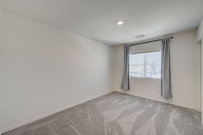 Building Photo - Upgraded 5 bedroom home in Cul-De-Sac!!