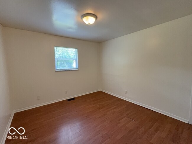 Building Photo - 2646 W 60th St