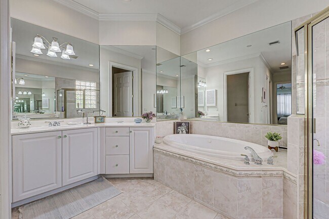 Building Photo - 3br/2ba Pool Home in Venetia