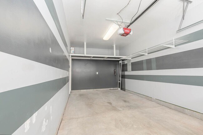 Building Photo - Beautiful 3 bedroom 2 Bath Town Home in Wi...