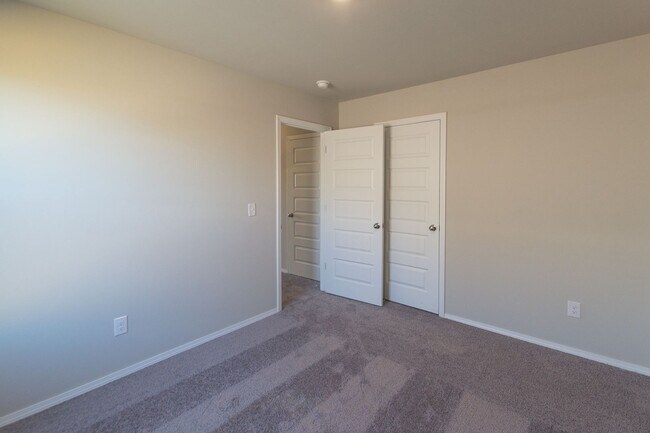 Building Photo - BRAND NEW! 4 Bed 2 Bath Home in Newcastle!