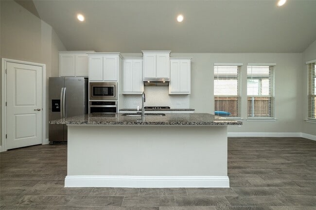 Building Photo - 4816 Dewy Rose Ln