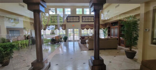 Building Photo - 9977 Westview Dr