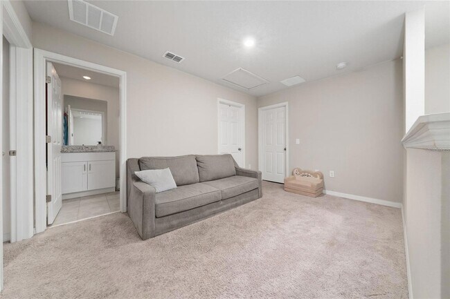 Building Photo - 2043 Harebell Ln