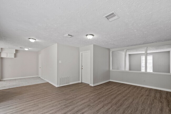 Building Photo - 4319 Tiffany Dr