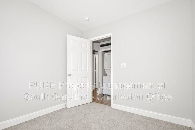 Building Photo - 1133 Brody Ave