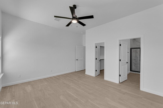 Building Photo - 781 Cedarwood Ave