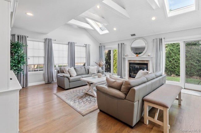 Building Photo - 5 Juniper Ln