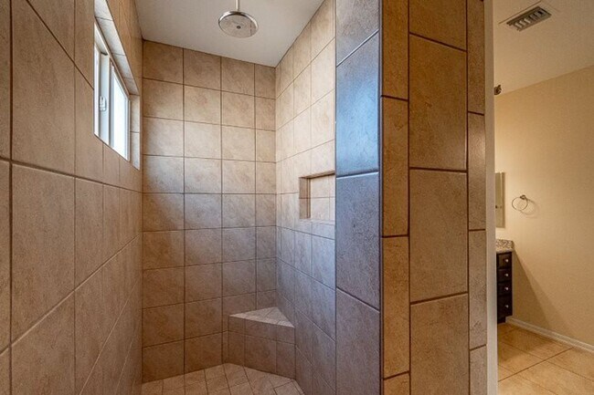 Building Photo - LAS BARRANCAS POOL HOME WITH SOLAR