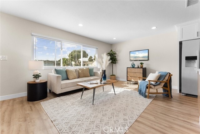 Building Photo - 15542 Mayflower Ln