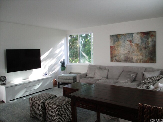 Building Photo - 348 Avenida Sevilla
