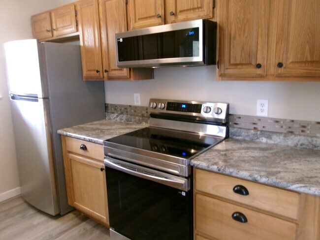 Building Photo - 307 Palomino Ln